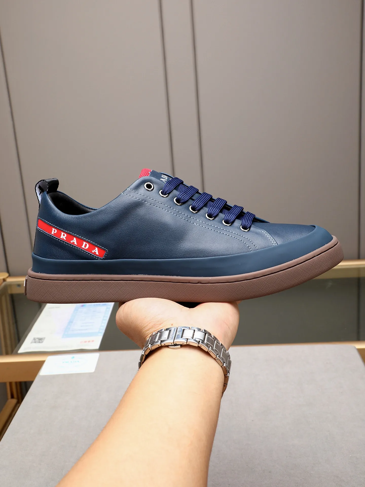 Men's shoes💰420💰 Brand: PRADA (Prada) Standard code: Men's code 38–44 (45 can be customized) Material: Original cowhide, breathable sheep lining Special outsole Style category: Men's fashionable casual sneakers Low-key luxury! Color: actual picture color